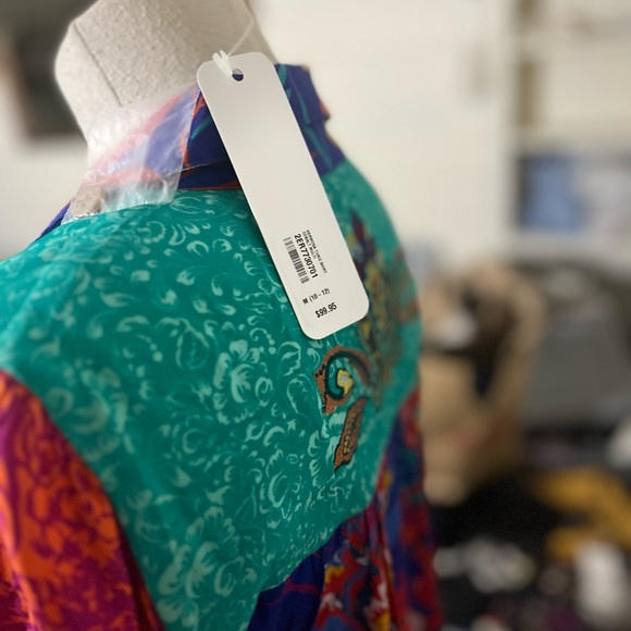 Multicolor blouses - Picture 3 of 3